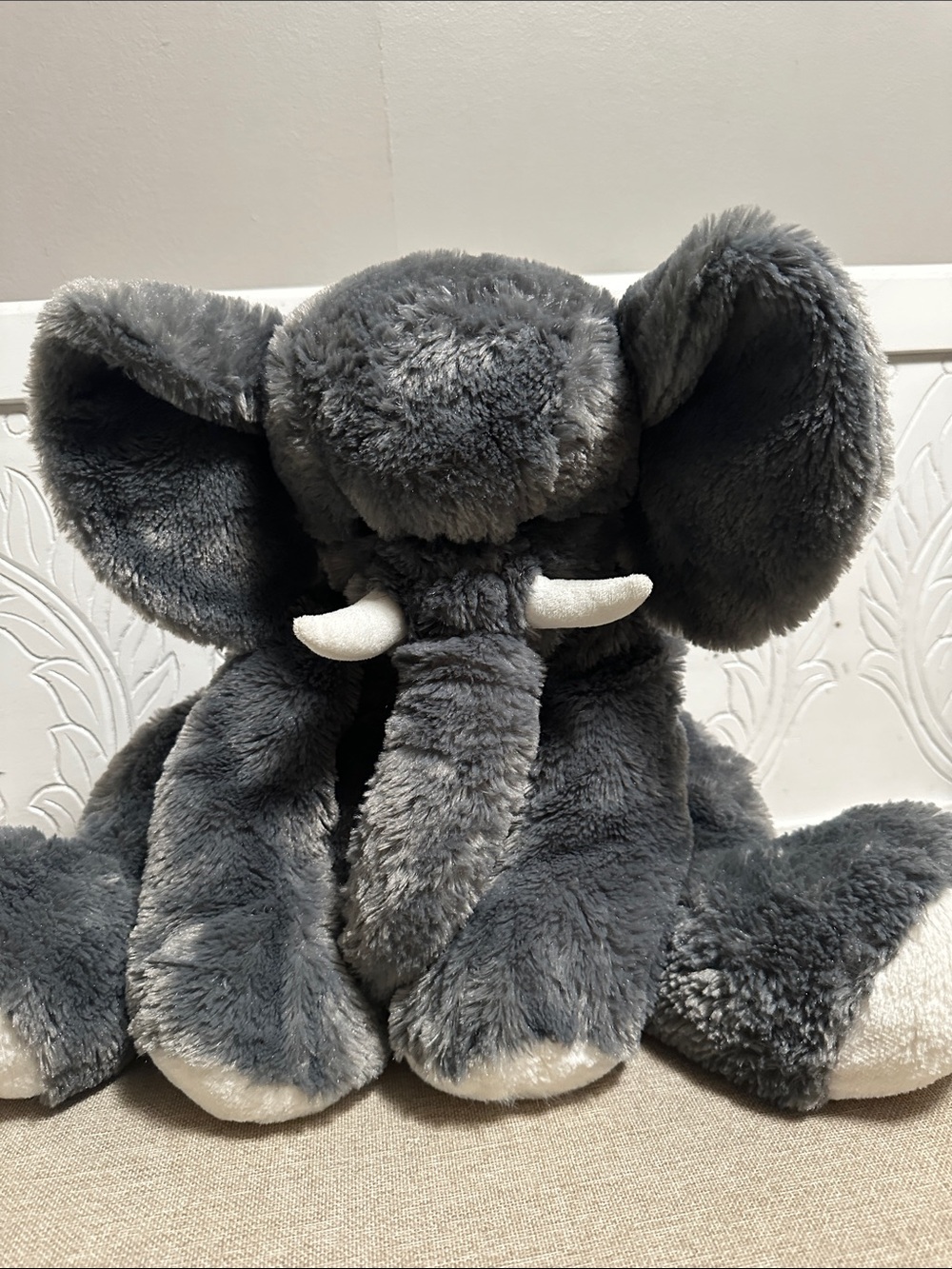 Toys "R" Us Animal Alley plush elephant - Picture 4 of 4